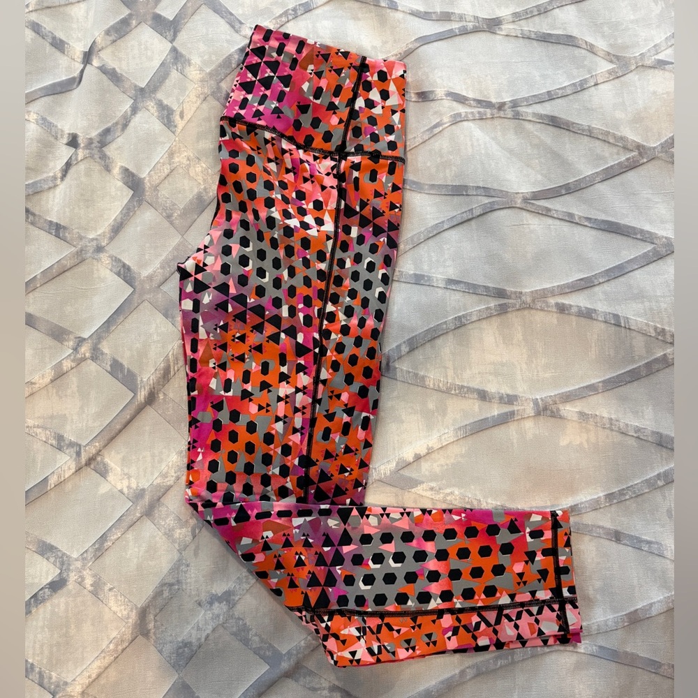 VSX Sport by Victoria’s Secret Knockout Tight.  Geometric Pattern. Large. EUC